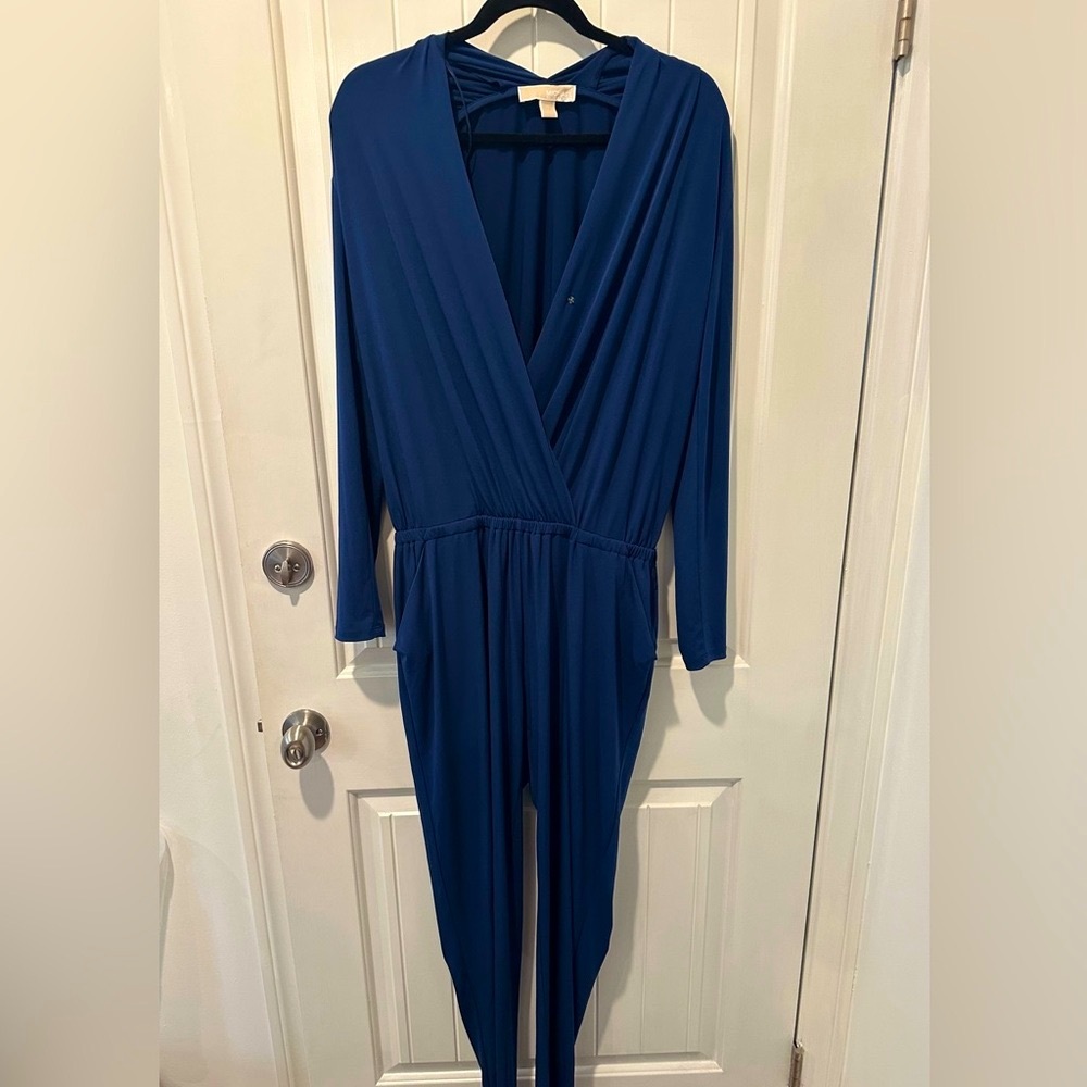 Extra tall - Elegant Navy Blue Women's Jumpsuit M
Worn once, Excellent condition